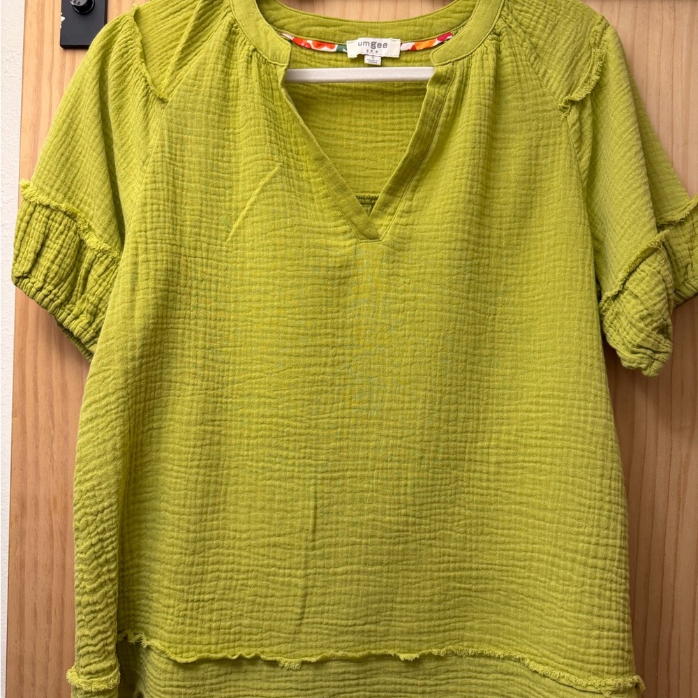 Umgee Lime Short Sleeve V-Neck Crinkle Tunic